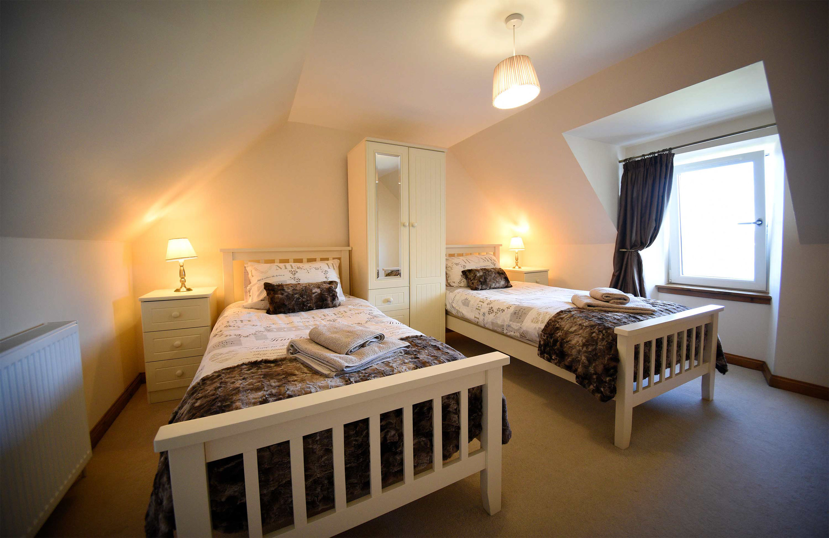 Our self catering accommodation in the North of the Isle of Skye features a twin room with sea views